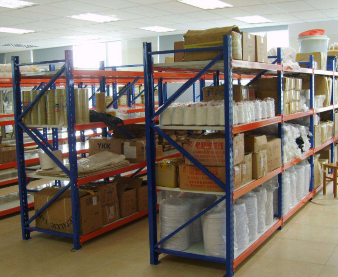 倉儲(chǔ)貨架廠家：如何延長(zhǎng)倉儲(chǔ)貨架的使用時(shí)間？